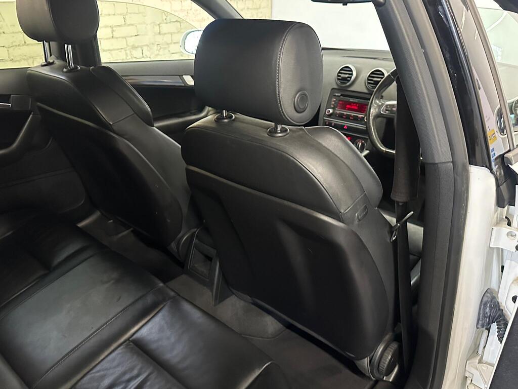 Audi A3 2.0 TDI Black Edition Sportback S Tronic Euro 5 (s/s) 5dr full